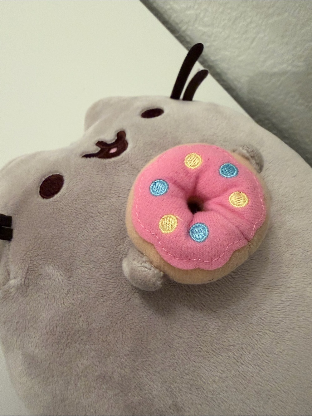 Pusheen the Cat 9" Plush Pusheen with Donut - Picture 5 of 6